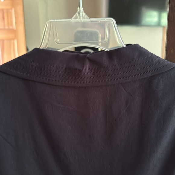 Size 12 Tahari dress, navy with gold buttons in front - Picture 8 of 8